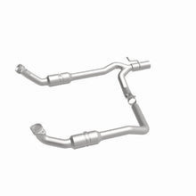 Load image into Gallery viewer, MagnaFlow Direct Fit Catalytic Converter 2009-2012 E-150 5.4 L Underbody