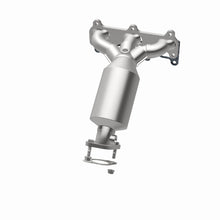 Load image into Gallery viewer, MagnaFlow Direct Fit Catalytic Converter 05-08 Kia Sportage 2.7L Passenger Side