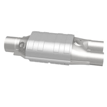 Load image into Gallery viewer, MagnaFlow Universal Catalytic Converter 2.5/2 single/dual O2 OEM