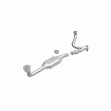 Load image into Gallery viewer, MagnaFlow Direct Fit Catalytic Converter 98-02 3.5L Isuzu Trooper DS