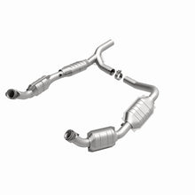 Load image into Gallery viewer, MagnaFlow Direct Fit Catalytic Converter 07-08 Ford E-150 4.6L