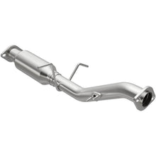 Load image into Gallery viewer, MagnaFlow Direct Fit Catalytic Converter California Grade 95-98 Toyota T100 2.7L