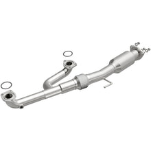 Load image into Gallery viewer, MagnaFlow Direct Fit Catalytic Converter 16-17 Honda Odyssey 3.5L V6 Underbody