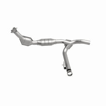 Load image into Gallery viewer, MagnaFlow Direct Fit Catalytic Converter 01 Ford F150 5.4L