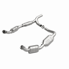 Load image into Gallery viewer, MagnaFlow Direct Fit Catalytic Converter 07-08 Ford E-150 4.6L