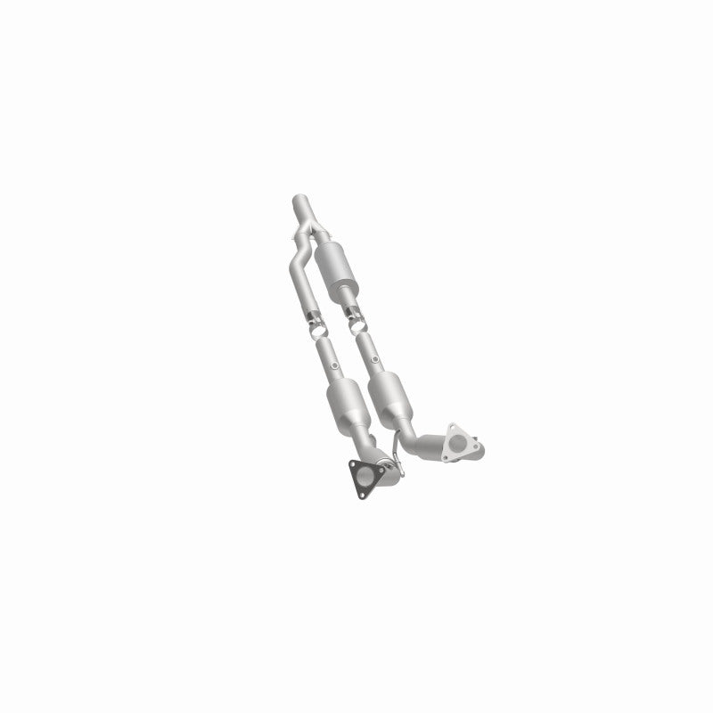 MagnaFlow Direct Fit Catalytic Converter 06- Audi A3 Quattro 3.2L