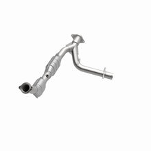 Load image into Gallery viewer, MagnaFlow Direct Fit Catalytic Converter 03-04 Exped 4.6L Passenger Side OEM