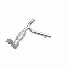Load image into Gallery viewer, MagnaFlow Direct Fit Catalytic Converter 99-00 Ford Exped 4.6L