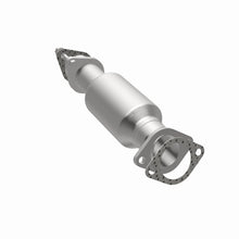 Load image into Gallery viewer, MagnaFlow Direct Fit Catalytic Converter 2011 Kia Sorento 3.5 Underbody
