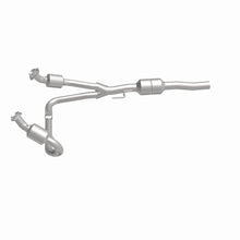 Load image into Gallery viewer, MagnaFlow Direct Fit Catalytic Converter 02-03 Dodge Durango