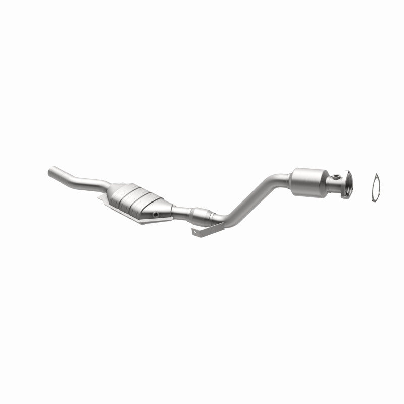 MagnaFlow Direct Fit Catalytic Converter 03 Volkswagen Passat 2.8L