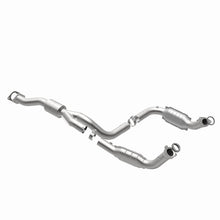 Load image into Gallery viewer, MagnaFlow Direct Fit Catalytic Converter 2011-2012 EXPRESS 2500 6.0L 6.0L Underbody