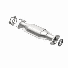 Load image into Gallery viewer, MagnaFlow Direct Fit Catalytic Converter 2003-2006 MONTERO 3.8 L Underbody