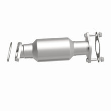 Load image into Gallery viewer, MagnaFlow Direct Fit Catalytic Converter 2011 Kia Sorento 3.5 Underbody