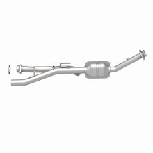Load image into Gallery viewer, MagnaFlow Direct Fit Catalytic Converter 97-01 Explorer-Mountaineer