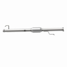 Load image into Gallery viewer, MagnaFlow Direct Fit Catalytic Converter 00-04 Tundra 3.4L Rear