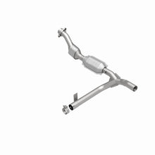 Load image into Gallery viewer, MagnaFlow Direct Fit Catalytic Converter 99 Ford F-150 4.6L