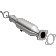 Load image into Gallery viewer, MagnaFlow Direct Fit Catalytic Converter California Grade 10-13 Kia Forte Koup 2.0L