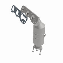 Load image into Gallery viewer, MagnaFlow Direct Fit Catalytic Converter 04-05 Suzuki Verona 2.5L