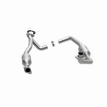 Load image into Gallery viewer, MagnaFlow Direct Fit Catalytic Converter 2002 Ford E-Series Vans 5.4L