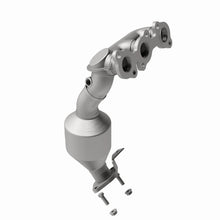 Load image into Gallery viewer, MagnaFlow Direct Fit Catalytic Converter 08-09 Toyota Highlander 3.3L