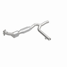 Load image into Gallery viewer, MagnaFlow Direct Fit Catalytic Converter 01-03 F150 5.4 Passenger Side OEM