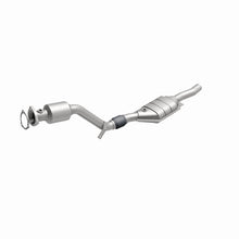 Load image into Gallery viewer, MagnaFlow Direct Fit Catalytic Converter 03 Volkswagen Passat 2.8L