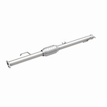 Load image into Gallery viewer, MagnaFlow Direct Fit Catalytic Converter 00-04 Tundra 3.4L Rear