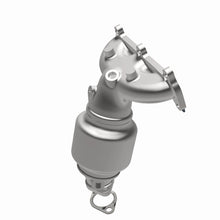 Load image into Gallery viewer, MagnaFlow Direct Fit Catalytic Converter 07-09 Hyundai Santa Fe 2.7L