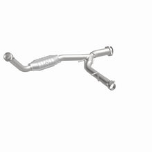 Load image into Gallery viewer, MagnaFlow Direct Fit Catalytic Converter 03-05 Ford Expedition/05-06 Lincoln Navigator 5.4L P/S