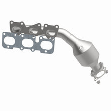 Load image into Gallery viewer, MagnaFlow Direct Fit Catalytic Converter 2009 Kia Borrego 3.8L Passenger Side