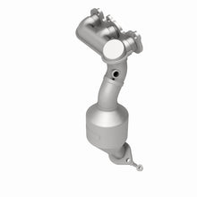 Load image into Gallery viewer, MagnaFlow Direct Fit Catalytic Converter 08-09 Toyota Highlander 3.3L