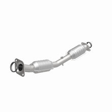 Load image into Gallery viewer, MagnaFlow Direct Fit Catalytic Converter 07-12 Nissan Versa 1.8L