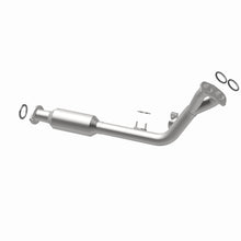 Load image into Gallery viewer, MagnaFlow Direct Fit Catalytic Converter California Grade 96-98 Toyota 4Runner 2.7L