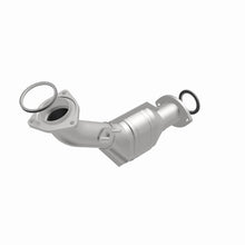 Load image into Gallery viewer, MagnaFlow Direct Fit Catalytic Converter Front 00-04 Toyota Tacoma 3.4L 4WD / 00-04 Tundra 3.4L