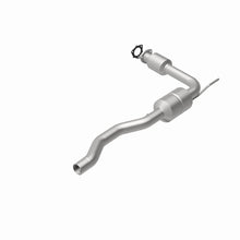 Load image into Gallery viewer, MagnaFlow Direct Fit Catalytic Converter 02 Volkswagen Eurovan 2.8L