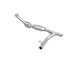 Load image into Gallery viewer, MagnaFlow Direct Fit Catalytic Converter 99-00 Ford Trucks 5.4L