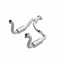 Load image into Gallery viewer, MagnaFlow DF Cat Conv 08-10 Ford F-250/F-250 SD/F-350/F-350 SD 5.4L/6.8L/F-450 SD 6.8L Y-Pipe Assy