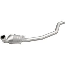 Load image into Gallery viewer, MagnaFlow Direct Fit Catalytic Converter 2006-2011 R350 3.5 L Underbody