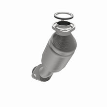 Load image into Gallery viewer, MagnaFlow Direct Fit Catalytic Converter 01-03 Highlander 3L frt OEM