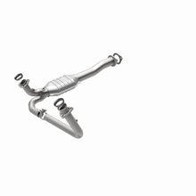 Load image into Gallery viewer, MagnaFlow Direct Fit Catalytic Converter GM 1500/2500/3500 Truck 96-