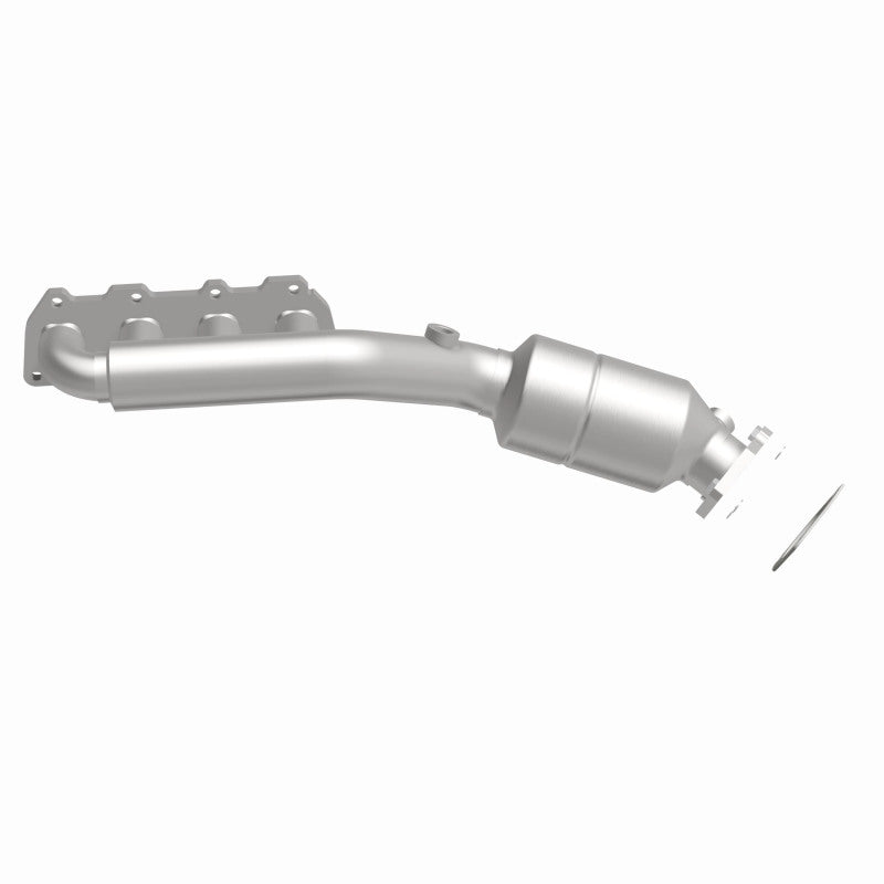 MagnaFlow Direct Fit Catalytic Converter 02-04 VW Passat 4.0L