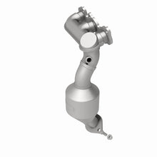 Load image into Gallery viewer, MagnaFlow Direct Fit Catalytic Converter 08-09 Toyota Highlander 3.3L