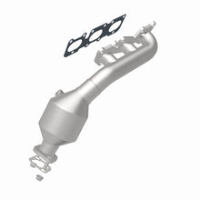 Load image into Gallery viewer, MagnaFlow Direct Fit Catalytic Converter 2009 Kia Borrego 3.8L Passenger Side