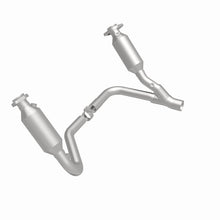 Load image into Gallery viewer, MagnaFlow Direct Fit Catalytic Converter California Grade 07-08 Dodge Durango 3.7L