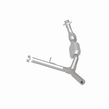 Load image into Gallery viewer, MagnaFlow Direct Fit Catalytic Converter 04-05 Ford F-150 5.4L P/S 2WD (Excl 04 Heritage Edition)