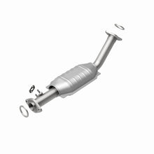 Load image into Gallery viewer, MagnaFlow Direct Fit Catalytic Converter 00-8/04 Toyota Tundra 4.7L P/S Front