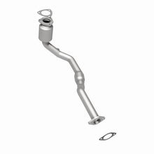 Load image into Gallery viewer, MagnaFlow Direct Fit Catalytic Converter 02-03 Saturn Vue 3.0L Front