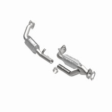 Load image into Gallery viewer, MagnaFlow Direct Fit Catalytic Converter 96-99 Taurus 3.0L
