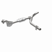 Load image into Gallery viewer, MagnaFlow Direct Fit Catalytic Converter 01 Ford Trucks 4.6L